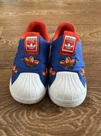 Продаю кроссовки, слипоны adidas. Хорошее состояное.