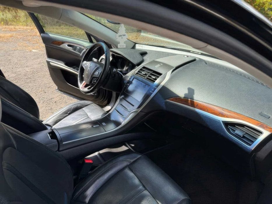 Lincoln MKZ      2015