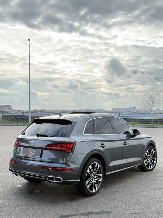Audi SQ 5 2018 года 3.0 бензин АКПП
