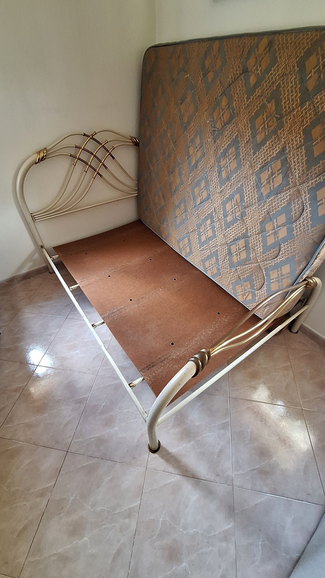 Cama de Casal Antiga