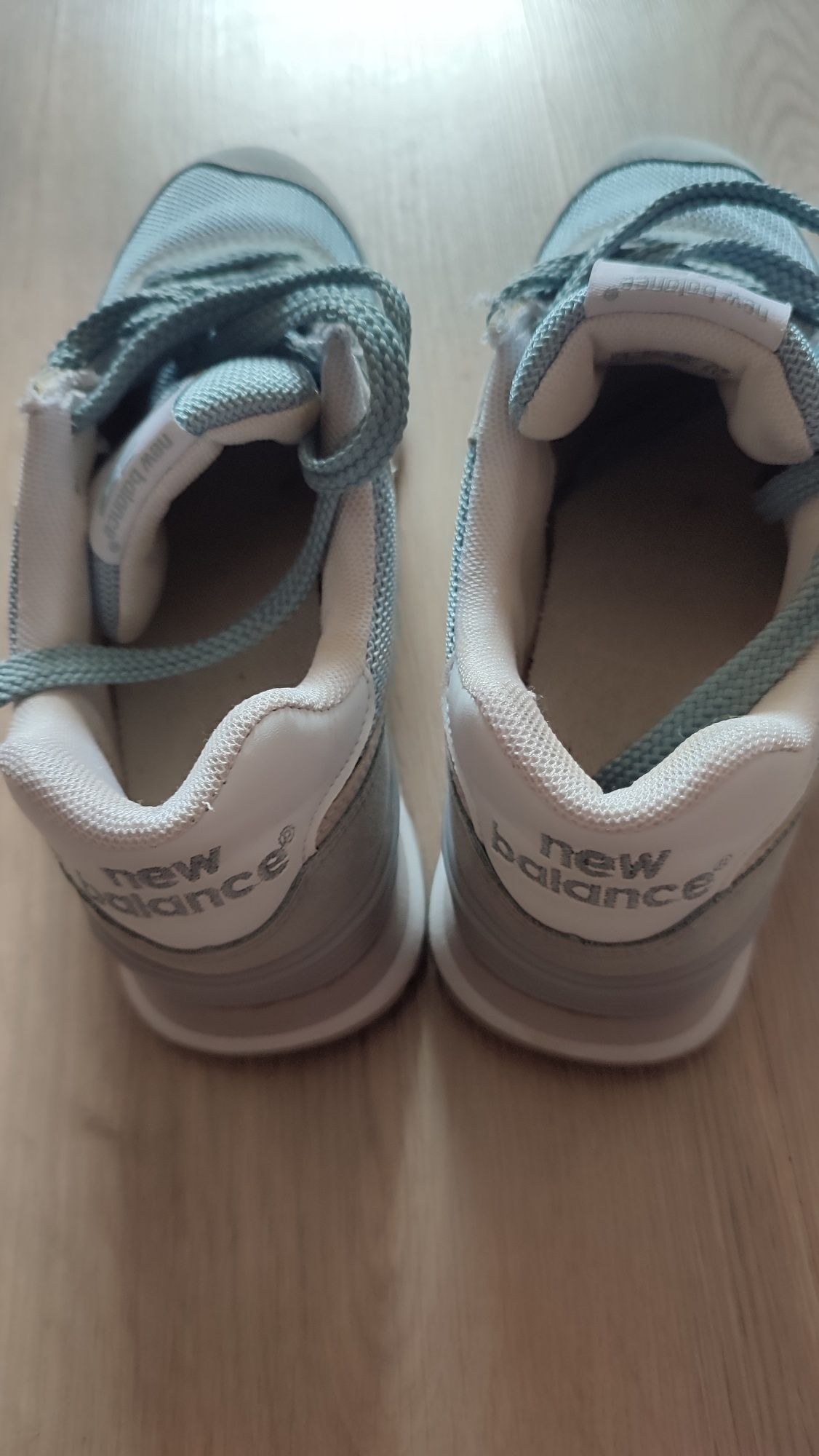 Продам кросівки жіночі New Balance Classic 574