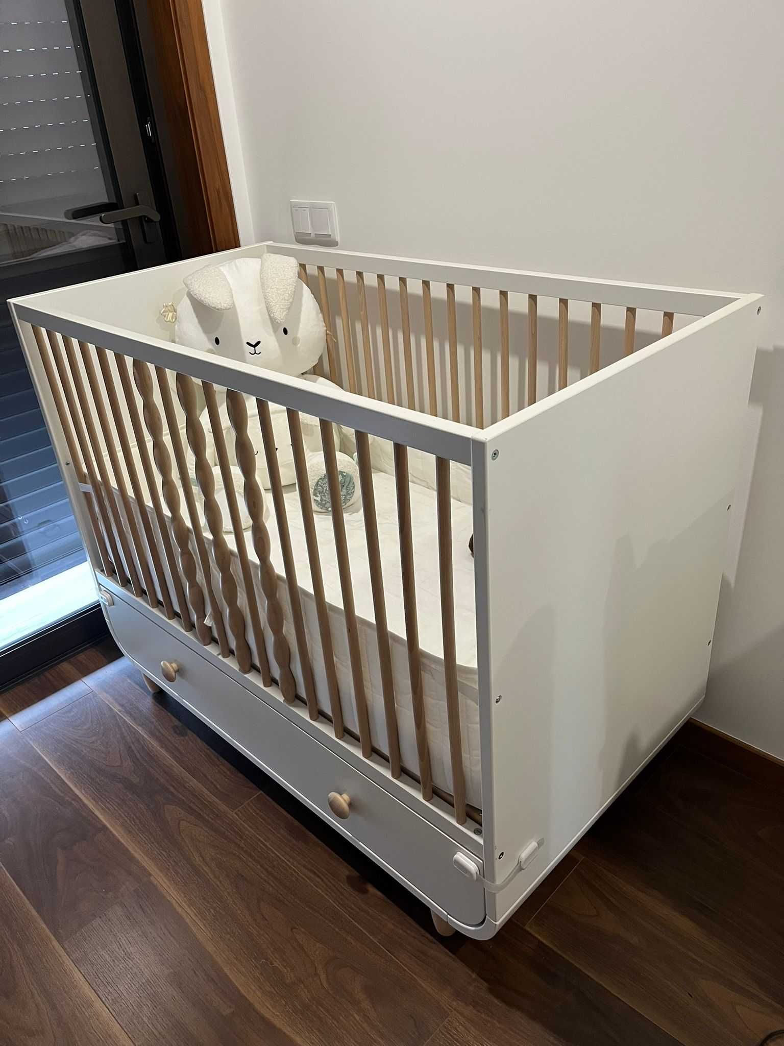 Berço Ikea MYLLRA + colchão