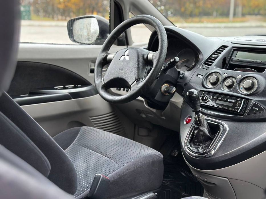 Продам Mitsubishi Grandis 2.0 дизель