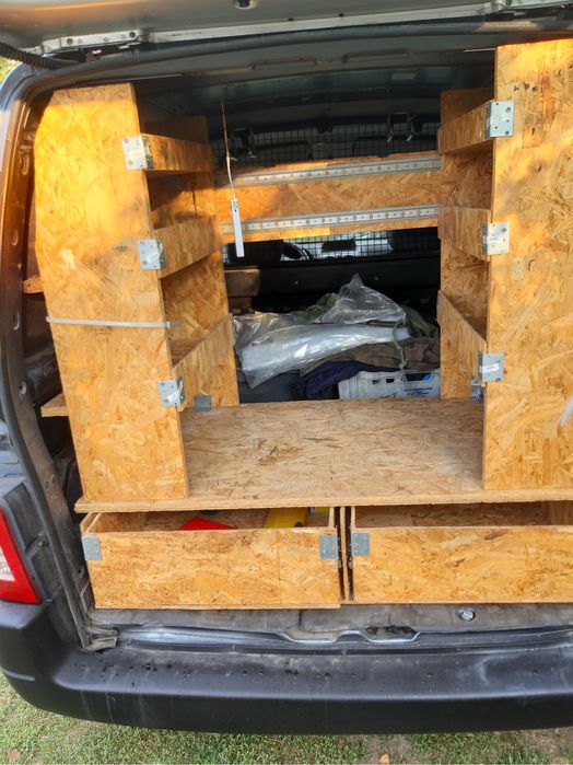 Szafka narzędziowa pod wymiar do Citroen Berlingo