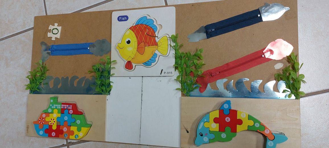 Oddam tablice manipulacyjną dla dziecka zabawka interaktywna