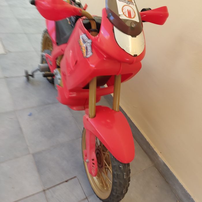 Brinquedo / Mota de criança