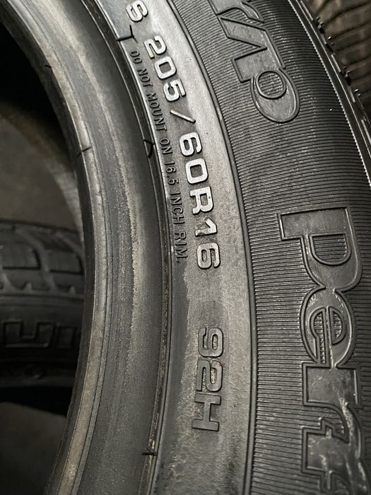 Шини нові 205/60/16 - 4шт Goodyear UltraGrip Performence 2 зима