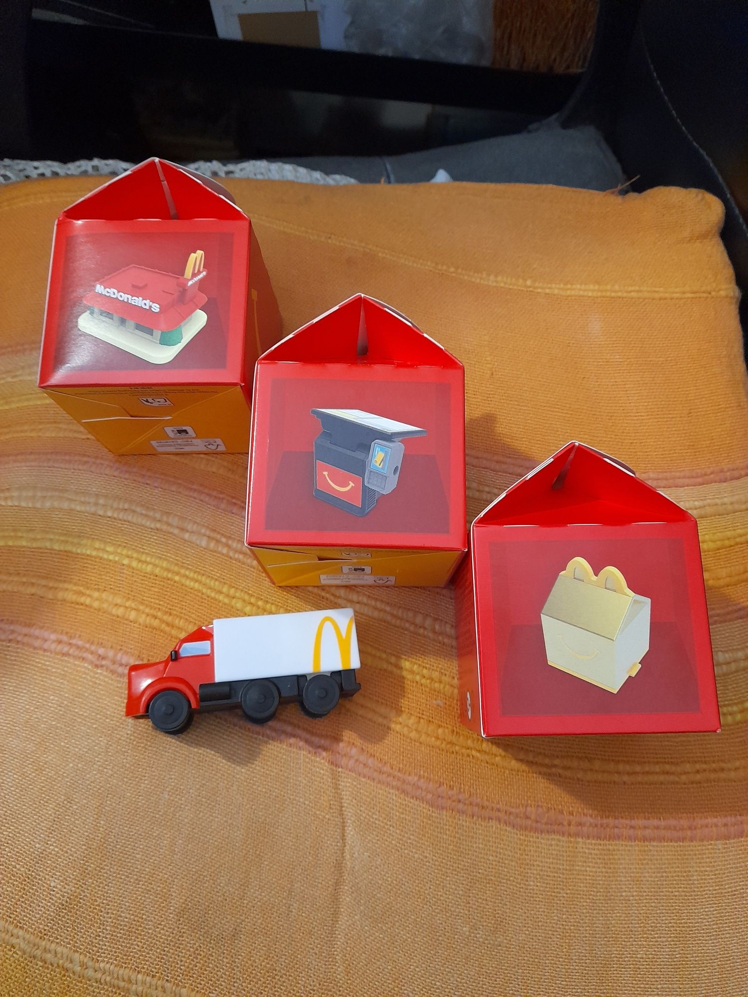 McDonald's Happy meal brinquedos restaurante brinde peças miniatura