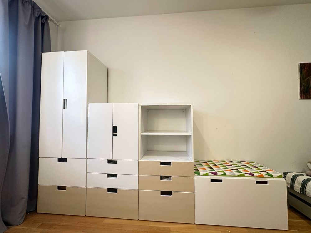 Biurko + Zestaw mebli dzieciecych Ikea