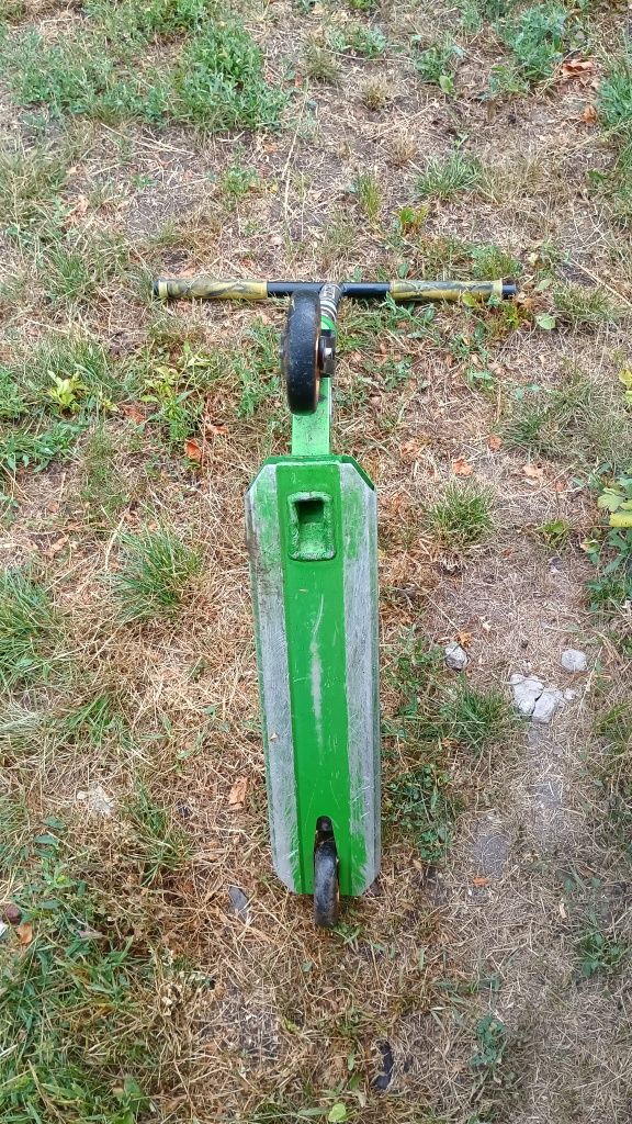 Продам трюковий самокат в гарному стані!