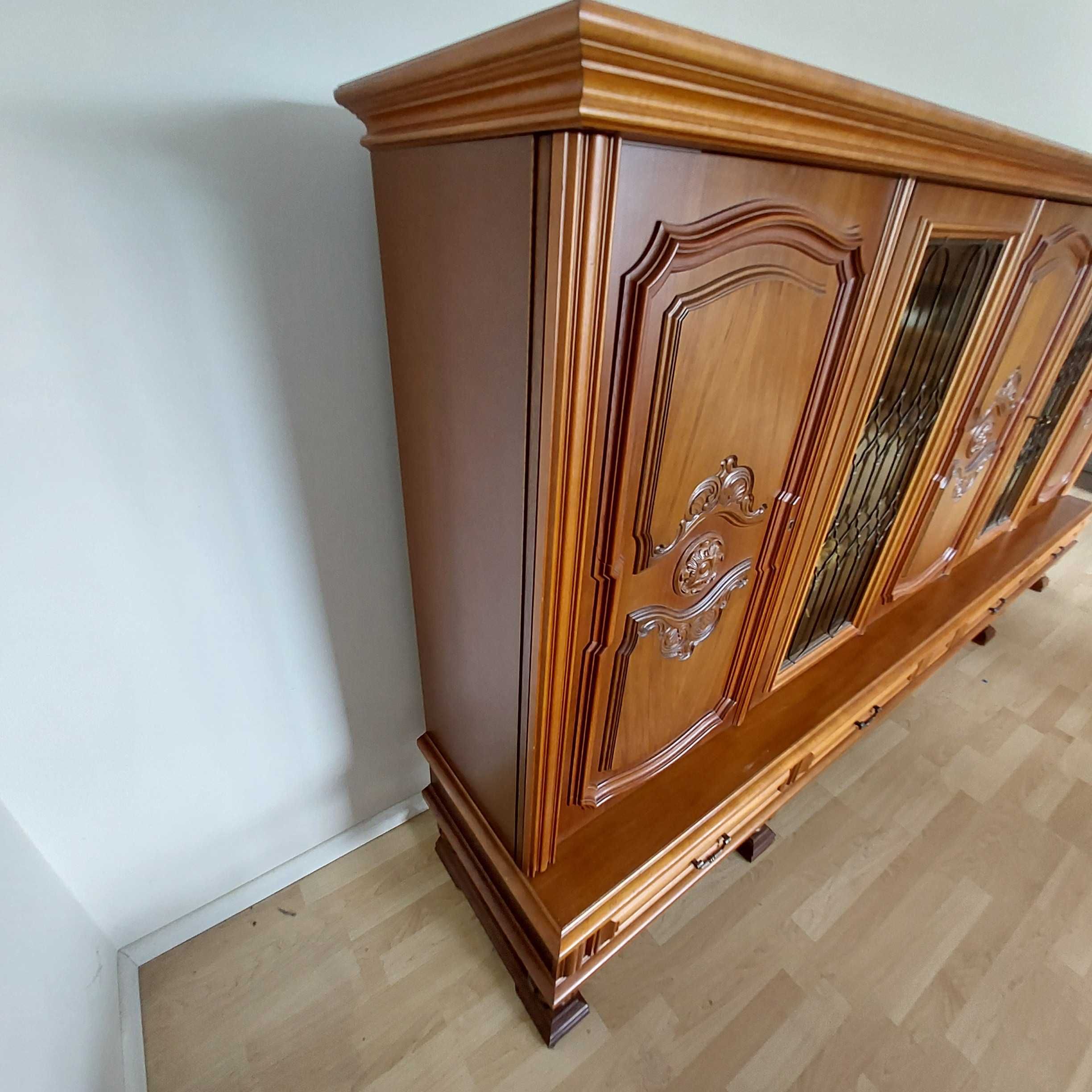 Witryna / kredens w stylu klasycznym / vintage