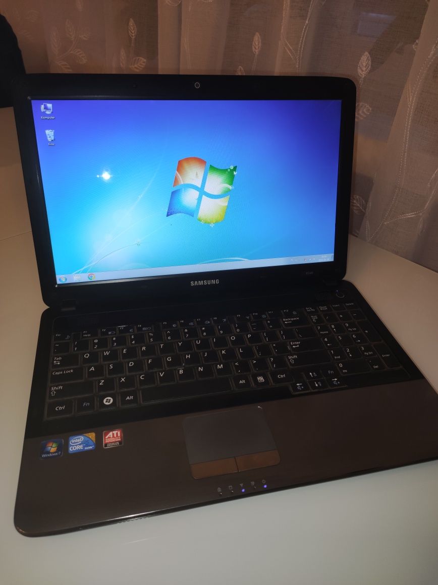 Laptop Samsung R540