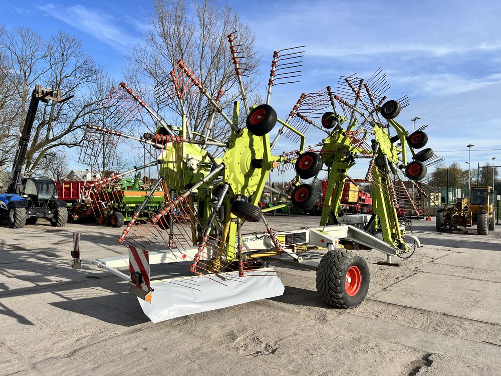 Zgrabiarka karuzelowa Claas Liner 3000 sprowadzona