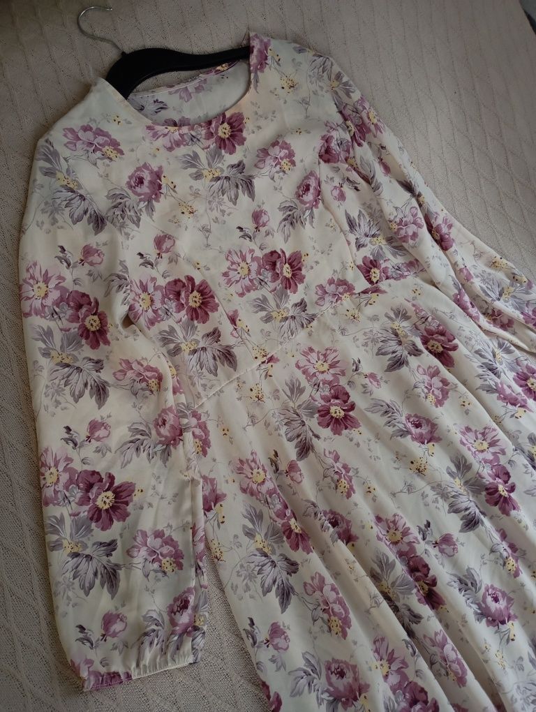 Efektowna długa sukienka XL-4XL maxi z Francji ecru w purpurowe kwiaty