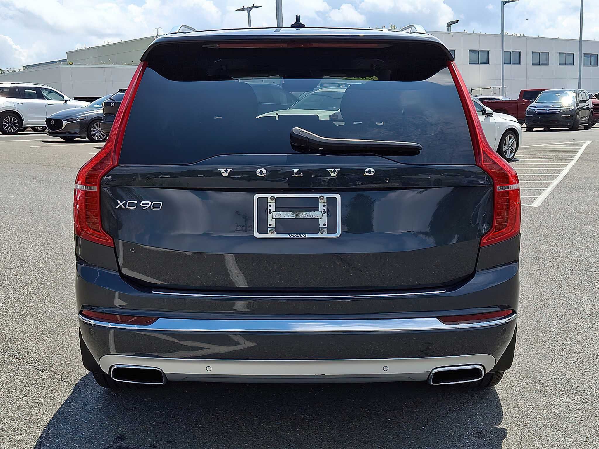 Volvo Xc90 T8      2021