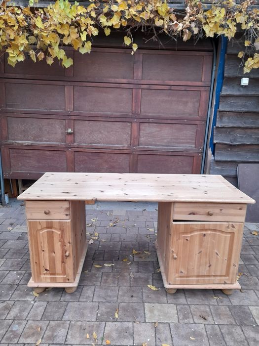 Sosnowe biurko drewniane, lite drewno, nielakierowane