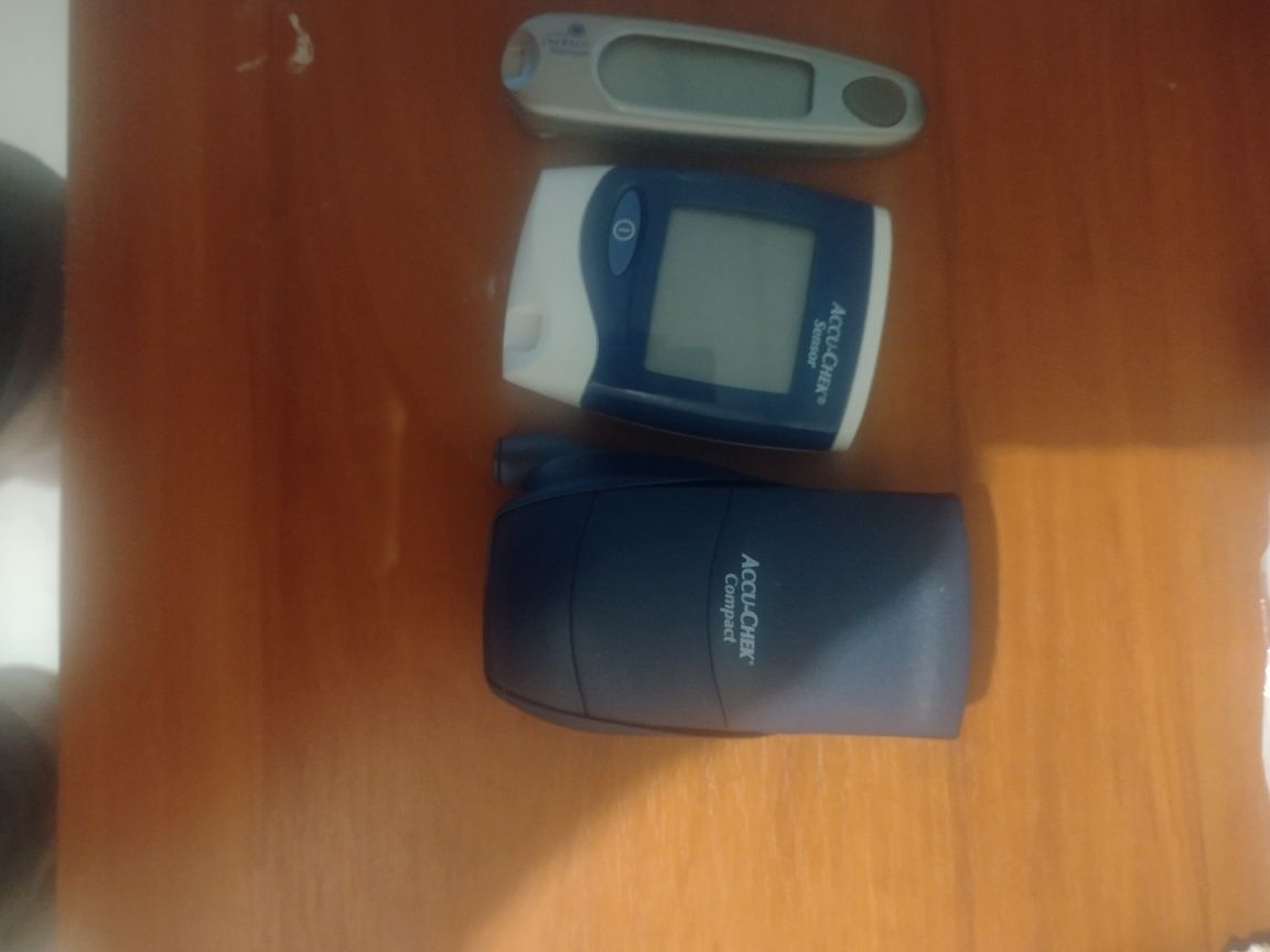 Aparaty do badania cukru accu-chek stare sprawne glukometr