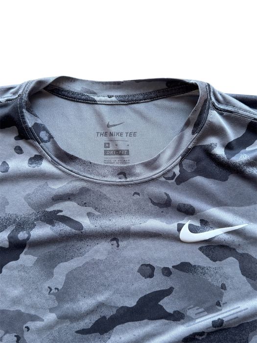 Camisola manga curta Nike Tee Padrão