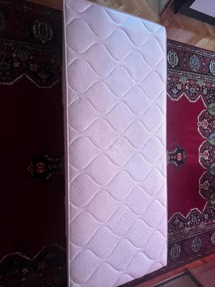 Materac firmy Hilding