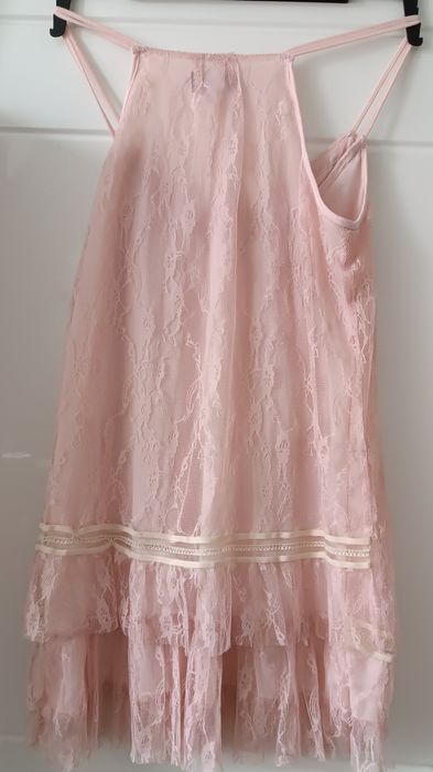 Piękny koronkowy top na ramiączka