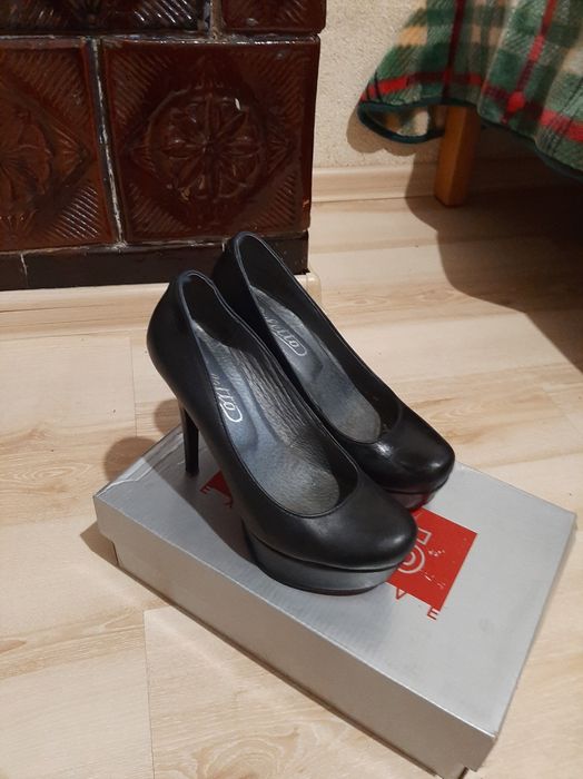 Туфлі жіночі кожані