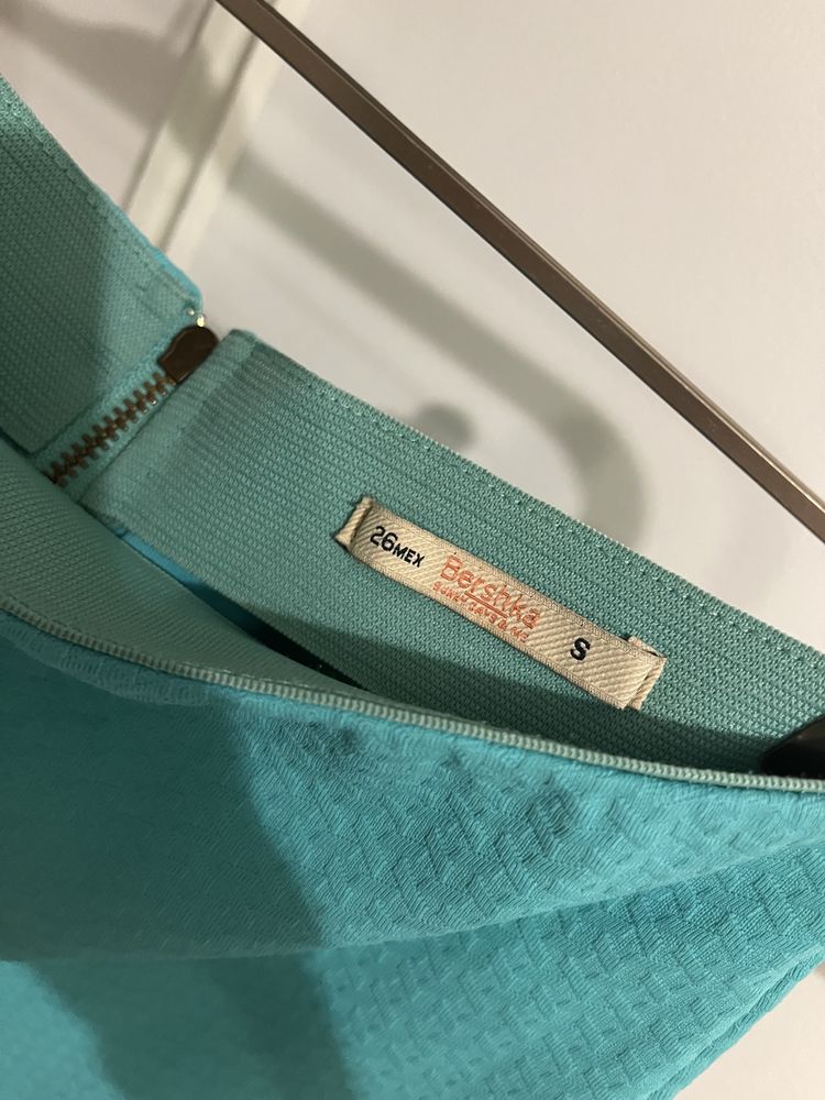 Krótka spódniczka Bershka