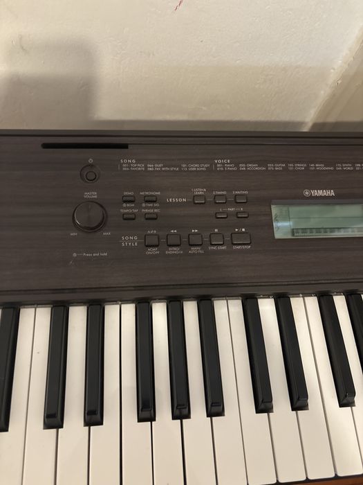 Teclado Yamaha psr360