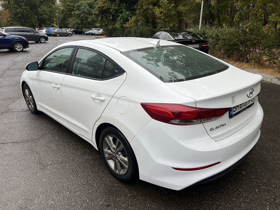 Hyundai Elantra 2016 год Автомат