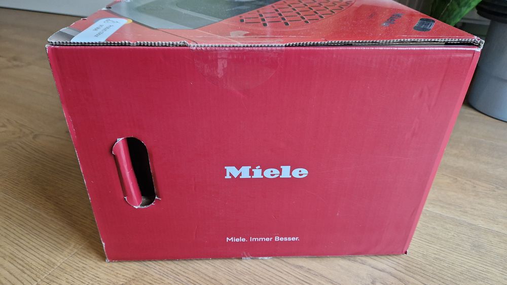 Odkurzacz workowy Miele Guard S1 Junior, kolor TerraRed (czerwony)