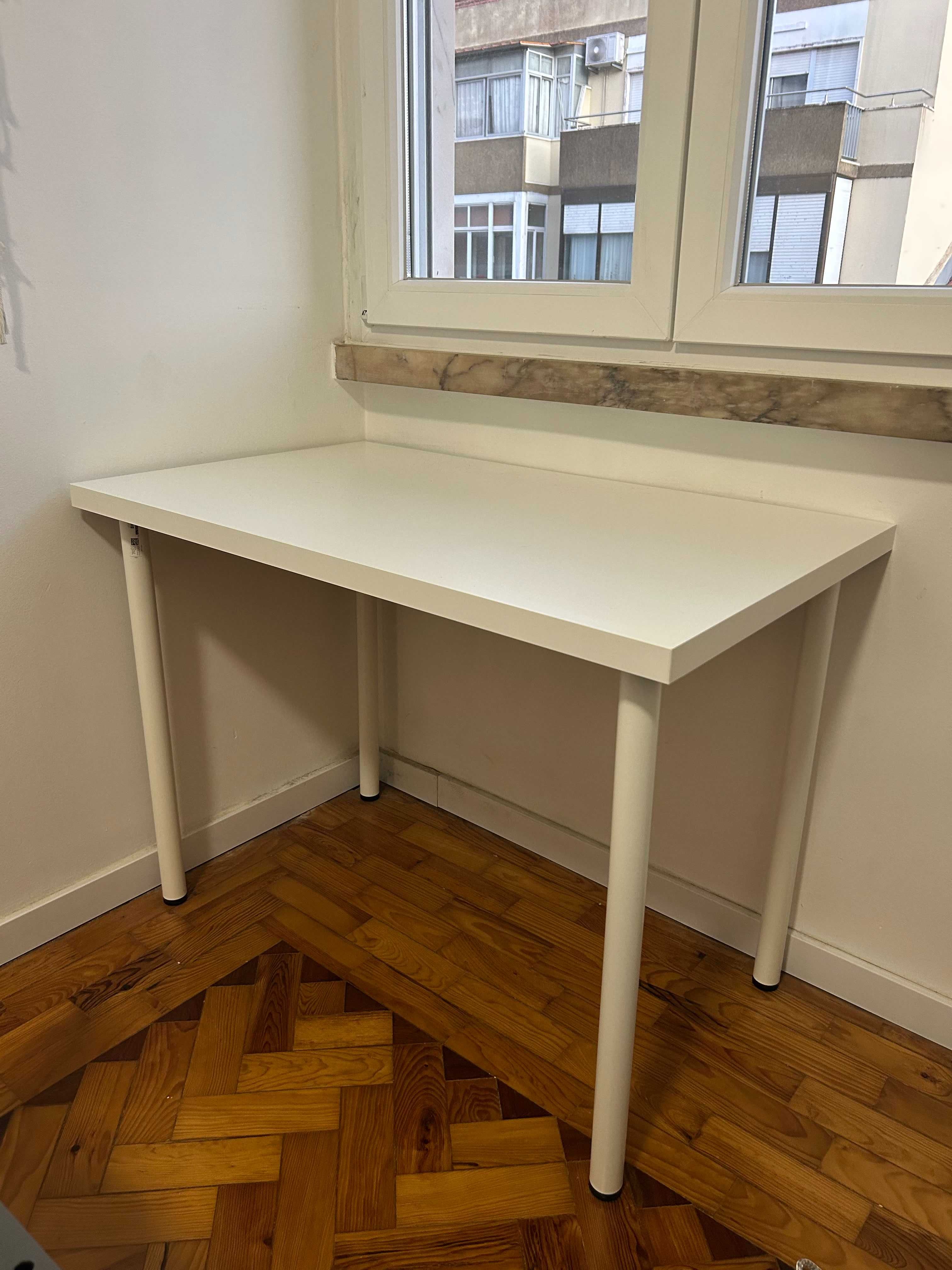 Mesa secretária IKEA