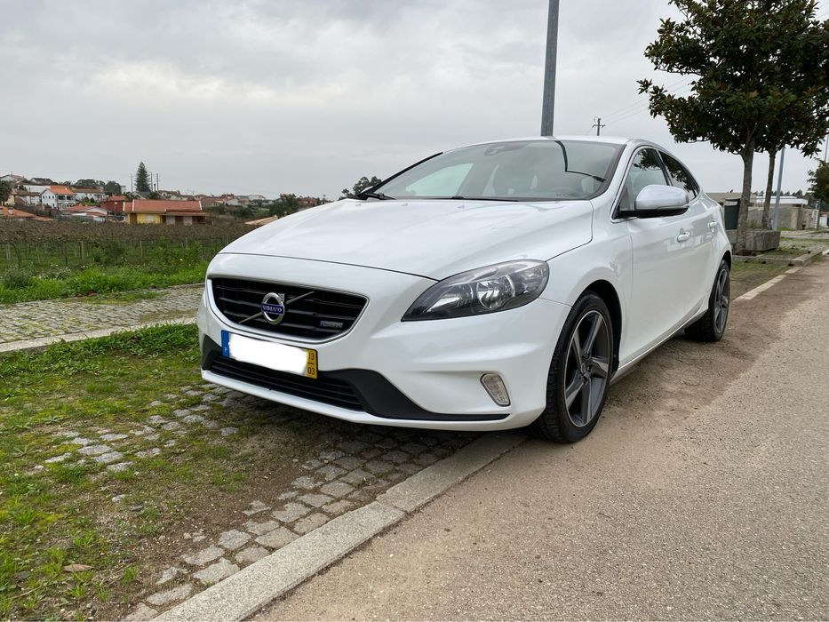 Volvo v40 R-DESIGN