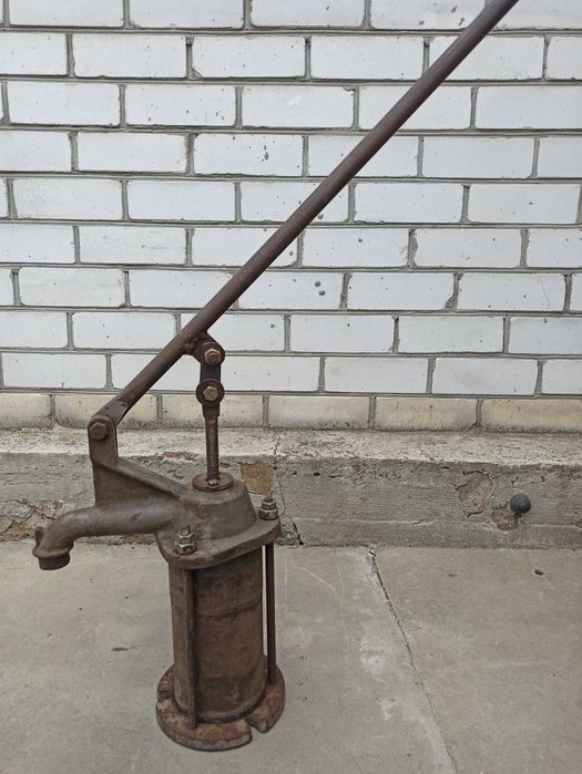 Насос водяний ручний