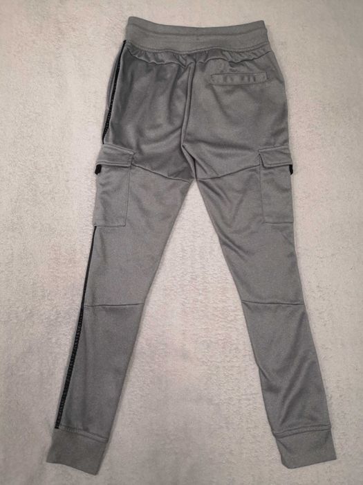 Szare spodnie dresowe sportowe dresy joggery bojówki Beck&Hersey 36