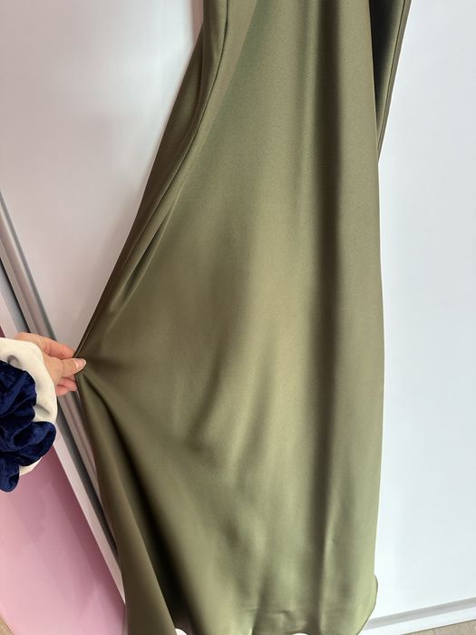 Sukienka na studniówkę maxi asos khaki