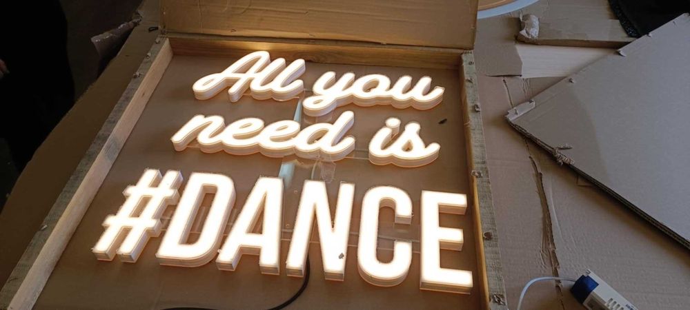 Neon LED dla DJa wesele – napis All you need is #DANCE