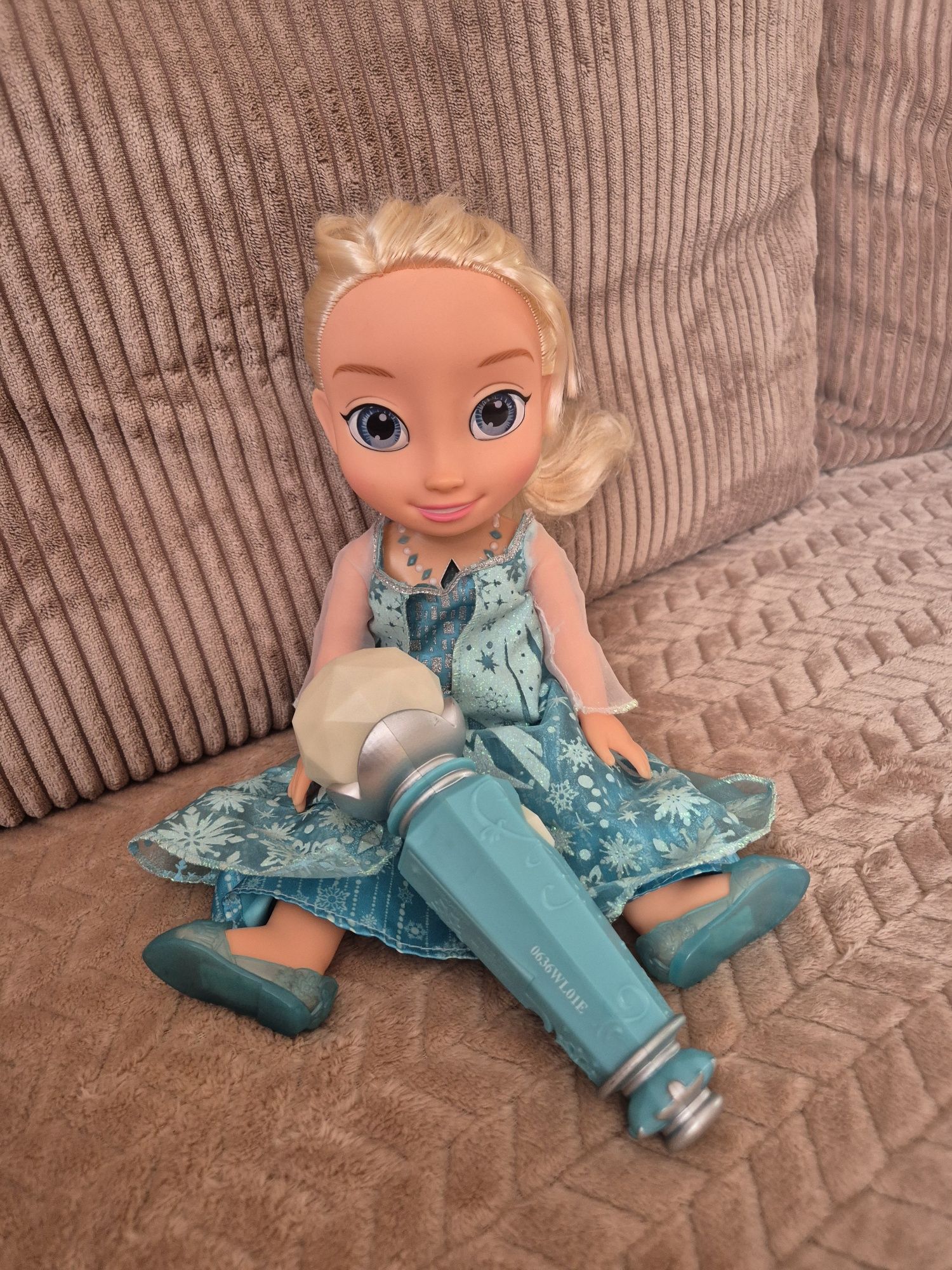 Lalka interaktywna Frozen