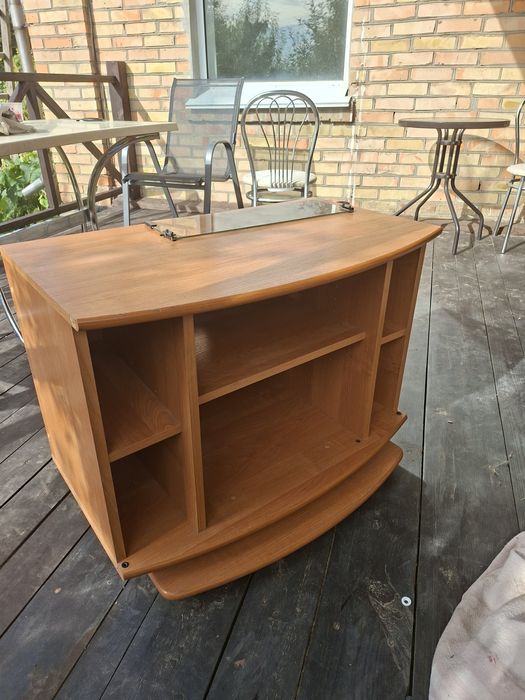 Продам тумбу під телевізор