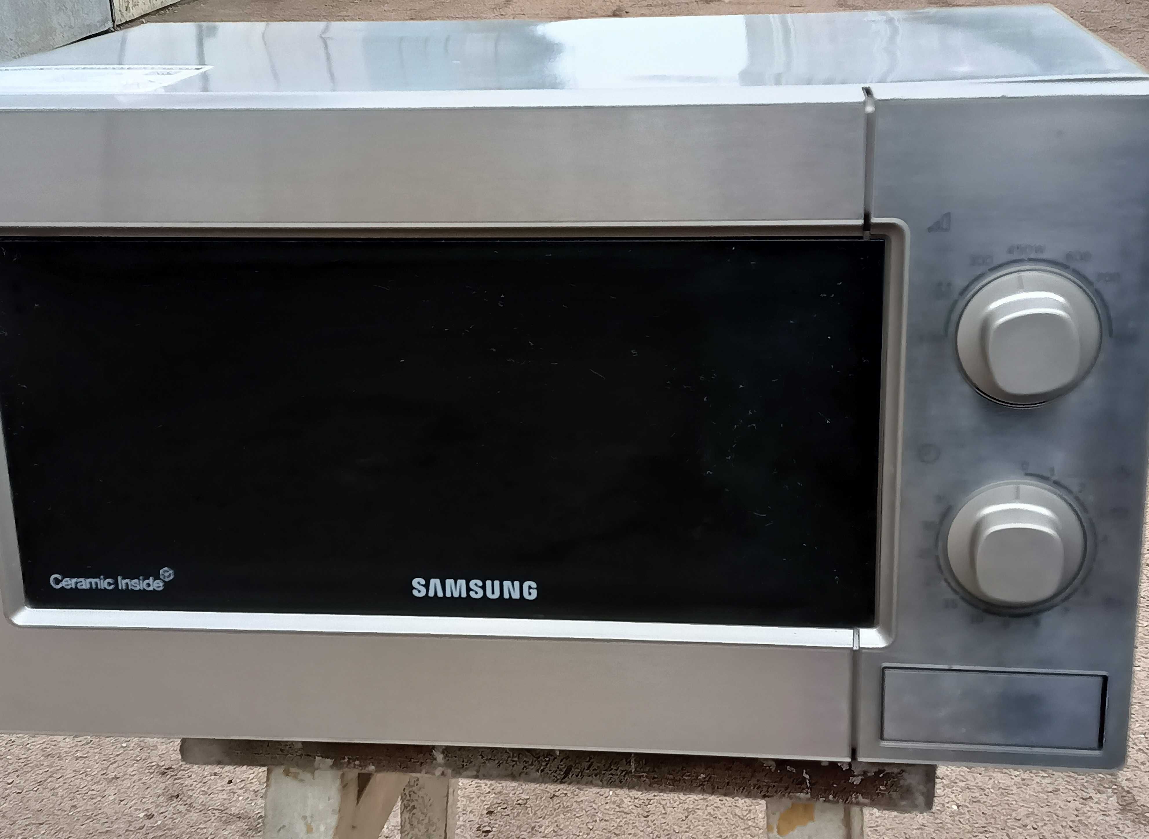Отличная микроволновая печь «Samsung». Пересылаю!