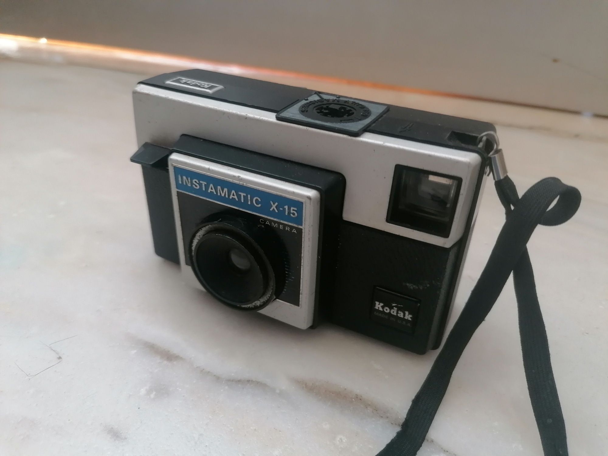 Kodak instamatic X-15 

Tem um design clássico, e é uma peça notá