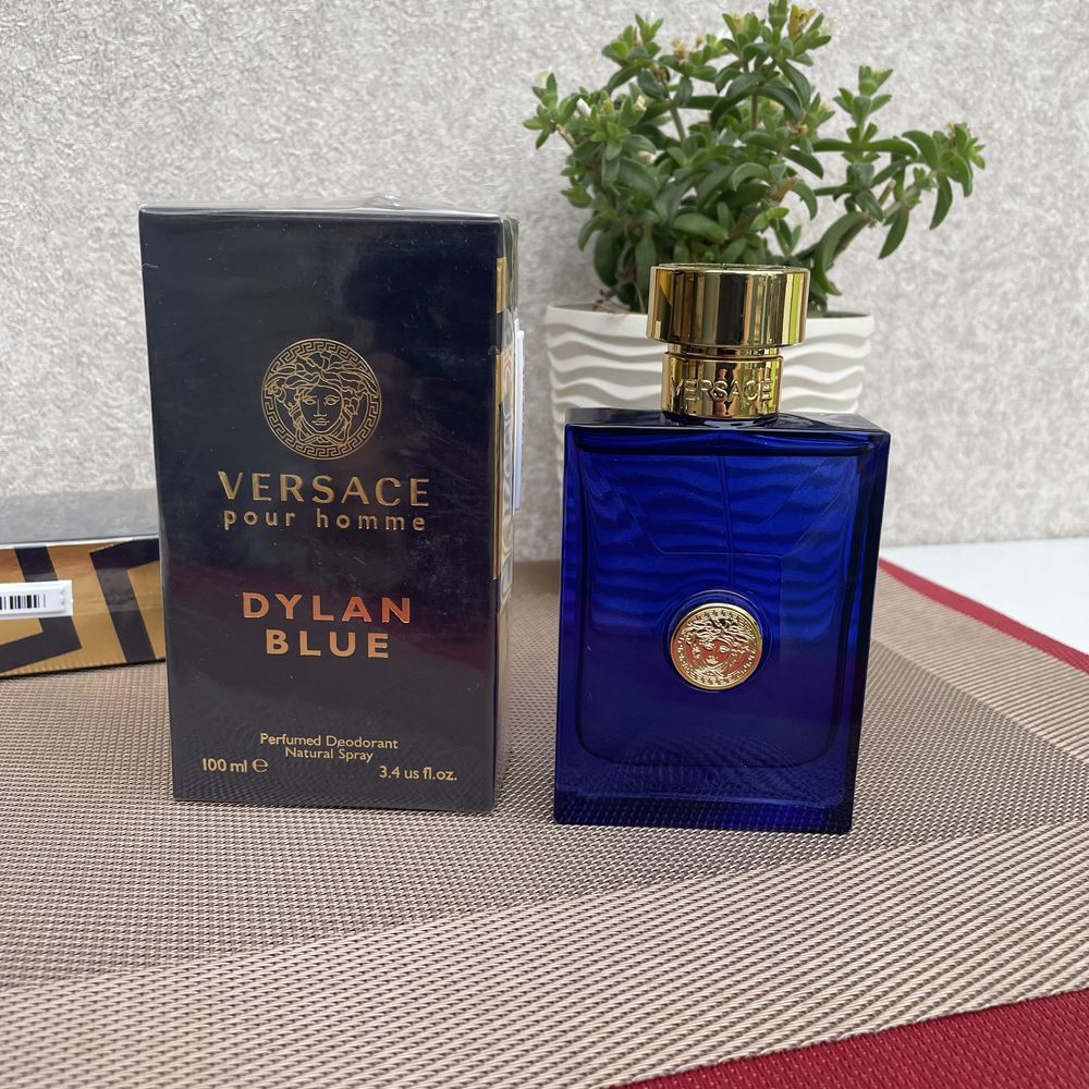 Versace Dylan Blue Pour Homme.