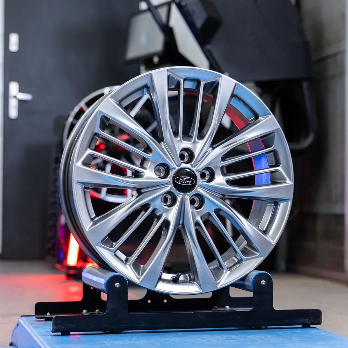 NOWE ORYGINALNE Felgi Ford 18" - Kuga Edge Escape Focus Galaxy Mondeo
