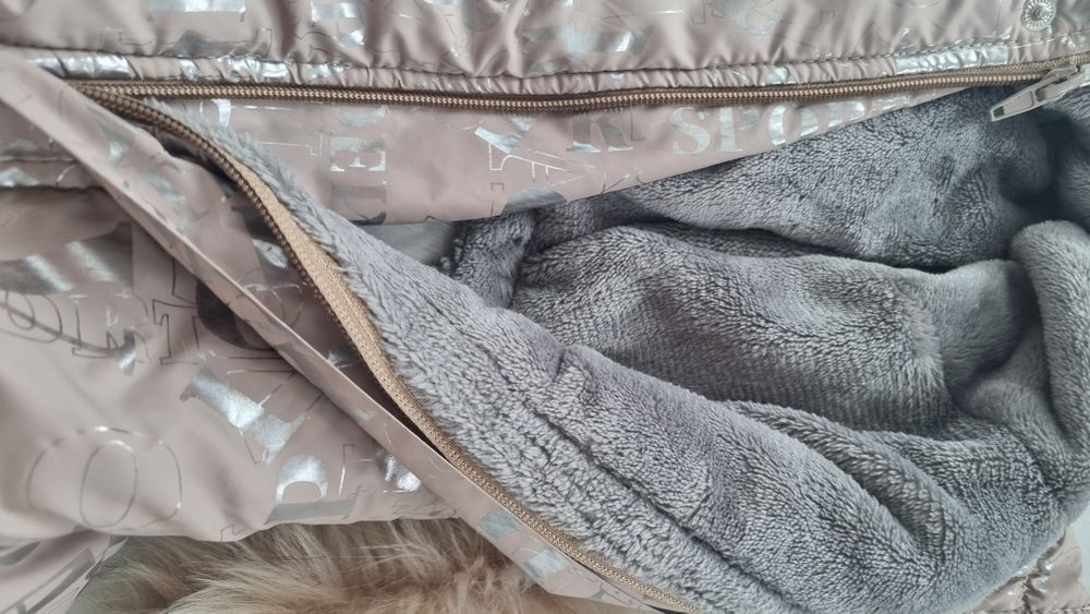 Зимова одежа для собаки