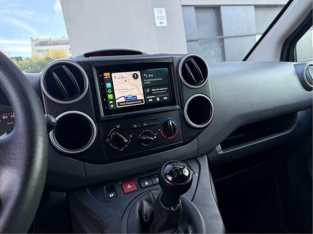 Peugeot Partner - 2014 c/ GPS e CarPlay - 1.6 HDi