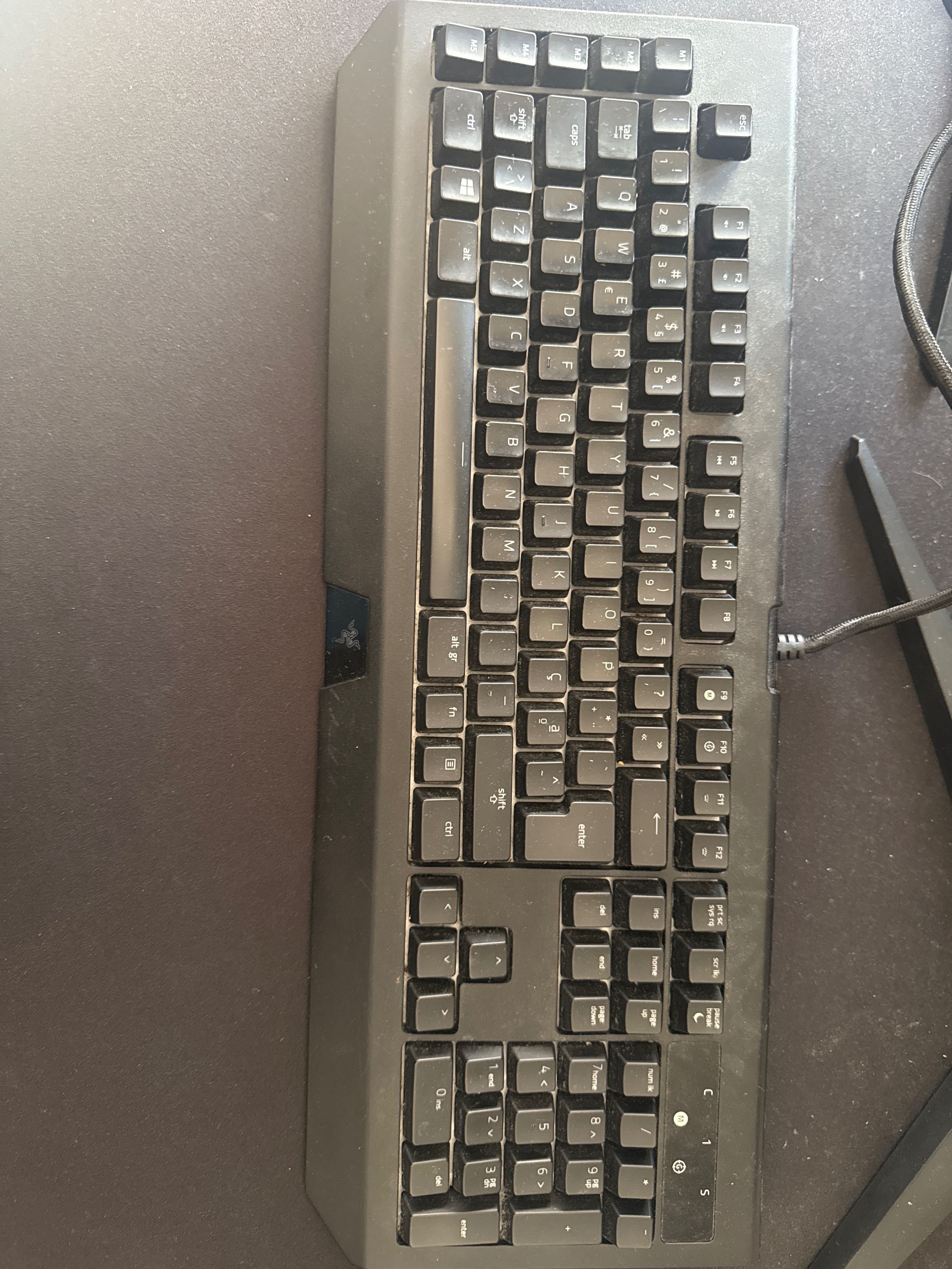 Razer blackwidow Chroma v2 (green switches)
