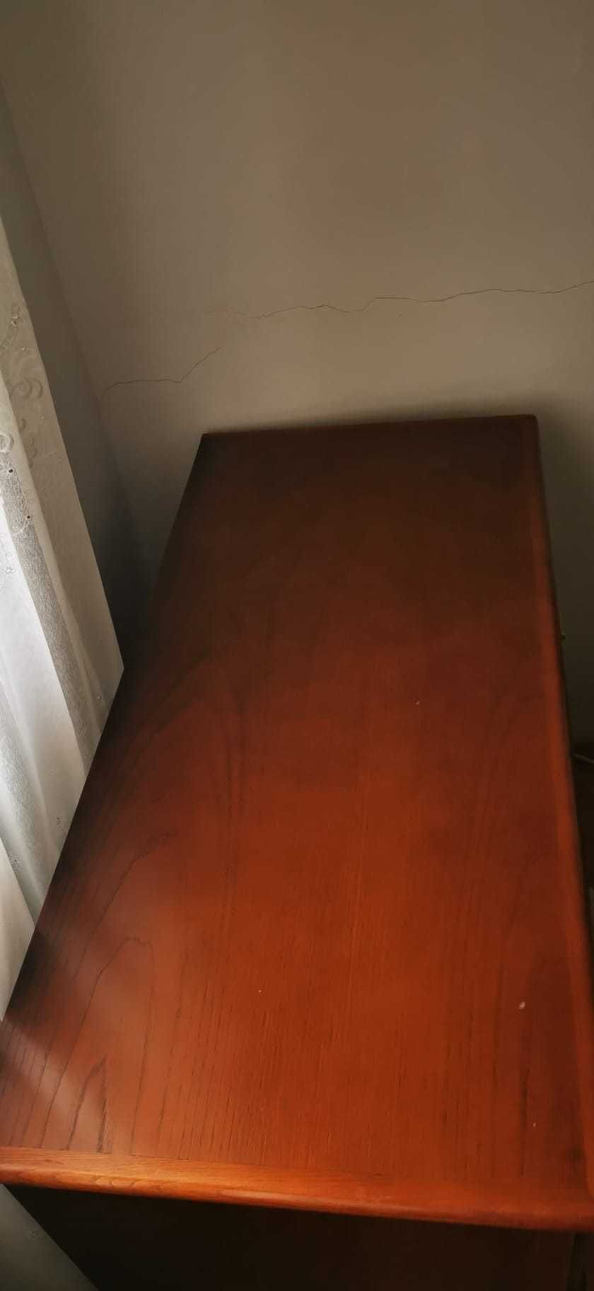 Quarto de Casal em Cerejeira Como Novo