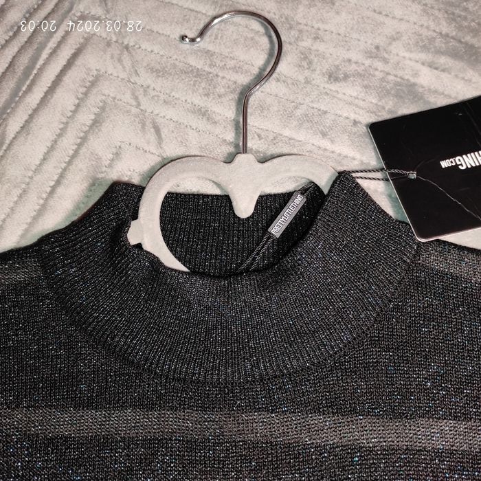 Крута кофта від  pretty little thing , plt