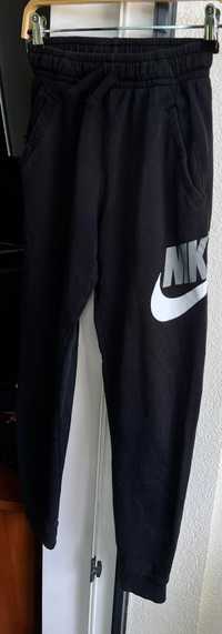 Spodnie dresy chłopięce Nike 152