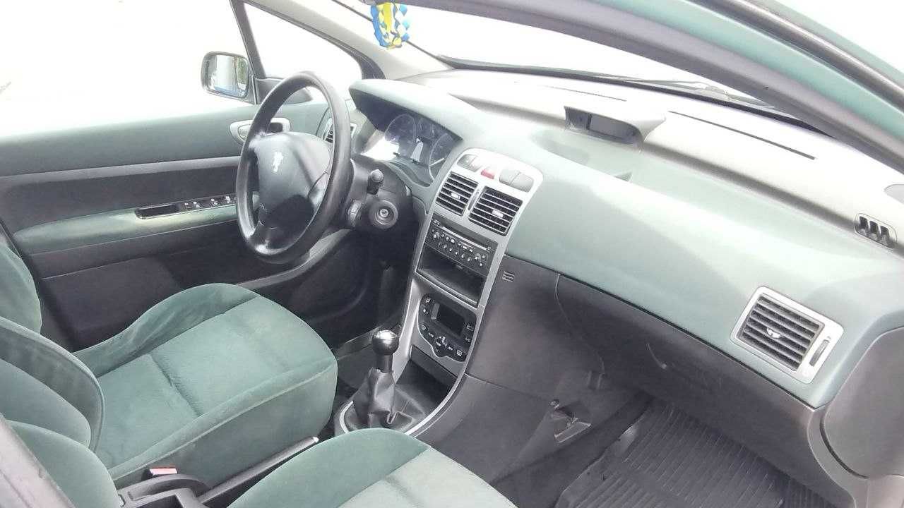 Живий симпатичний універсал Peugeot 307 SW 1.6 MT