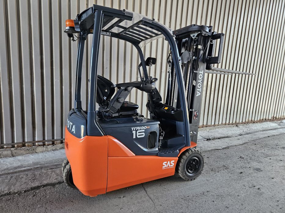 Електронавантажувачі Toyota з Li-ion АКБ. Вилочные погрузчики Тойота