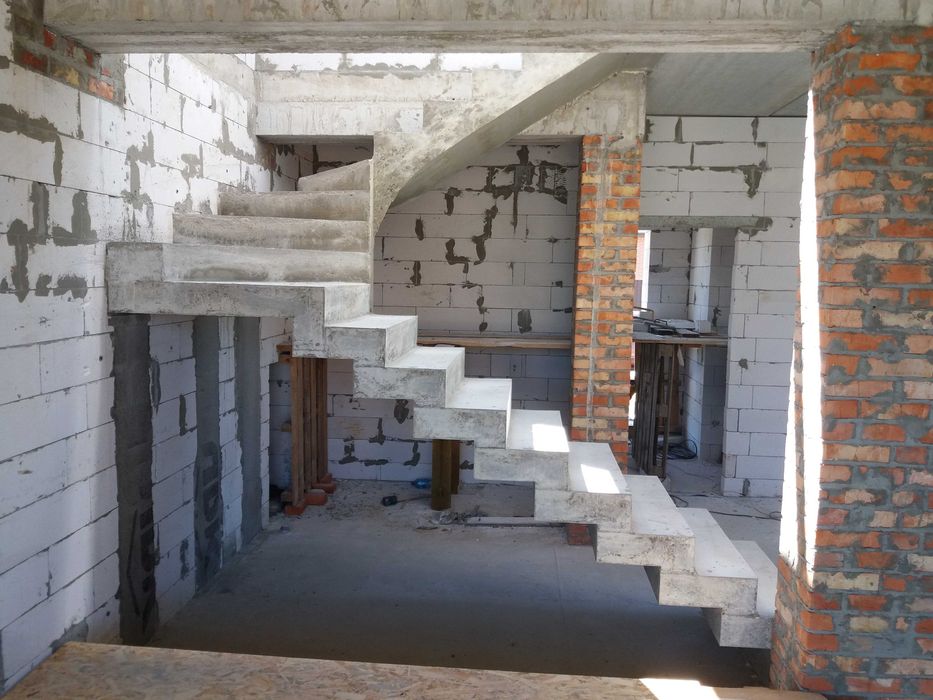 Сходи бетонні. Під замовлення.  Кременчук. Лестницы бетонные.